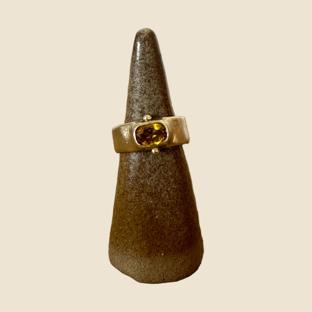 Surya ring on stand