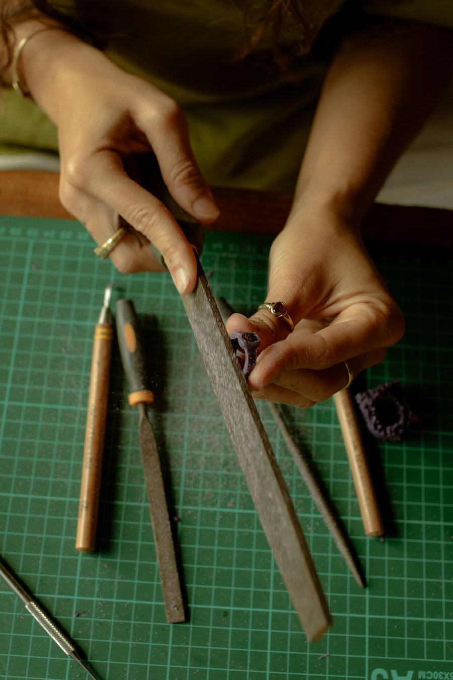 Filing a wax ring by hand